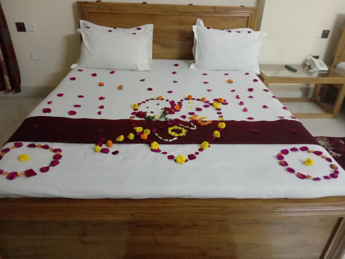 Cha Luxury Hotel & Restaurant Sreemangal Exterior photo